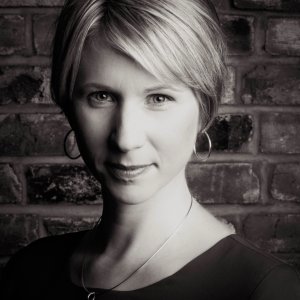 Erin Arnold PT, MPT, LMT