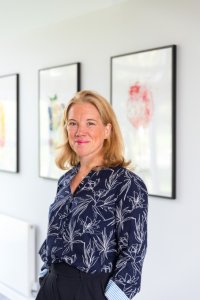 Dr Andie Siggers BMBS MRCP MRCGP AFMCP PGCME, IFMCP BMBS MRCP MRCGP DipBSLM PGCME Dr Andie Siggers BMBS MRCP MRCGP AFMCP PGCME, IFMCP BMBS MRCP MRCGP DipBSLM PGCME